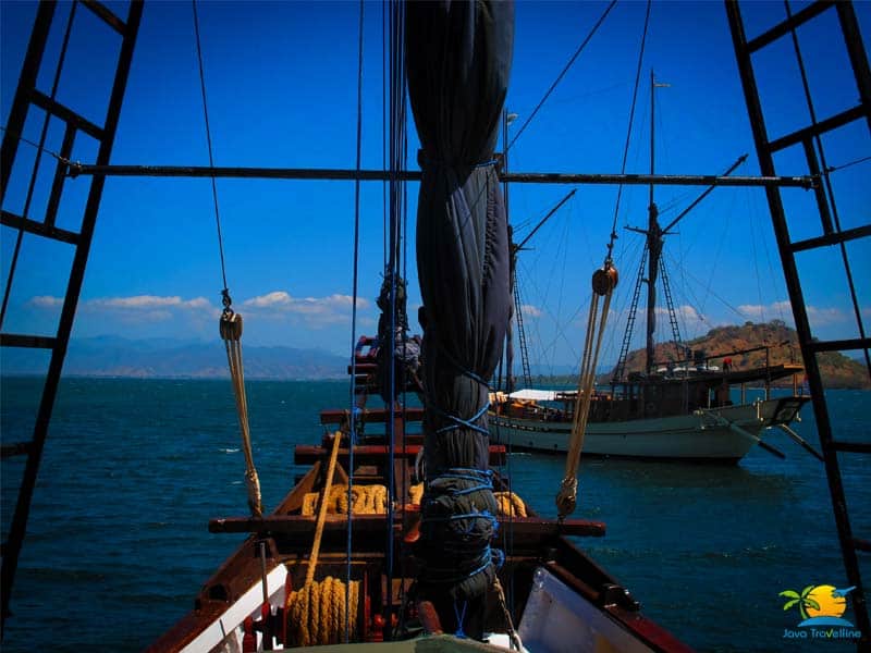 Sailing Komodo: Deck area